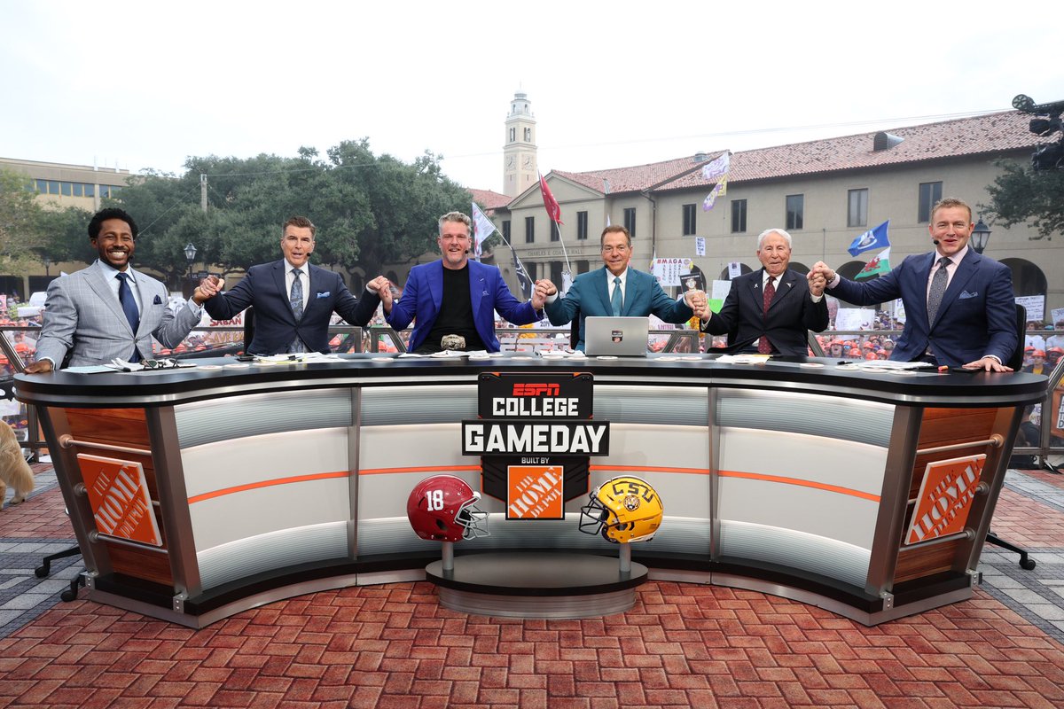 LSUfootball's tweet photo. Five years was too long. Thanks for Callin’ Baton Rouge again @CollegeGameDay! https://t.co/GqgPotVqfv