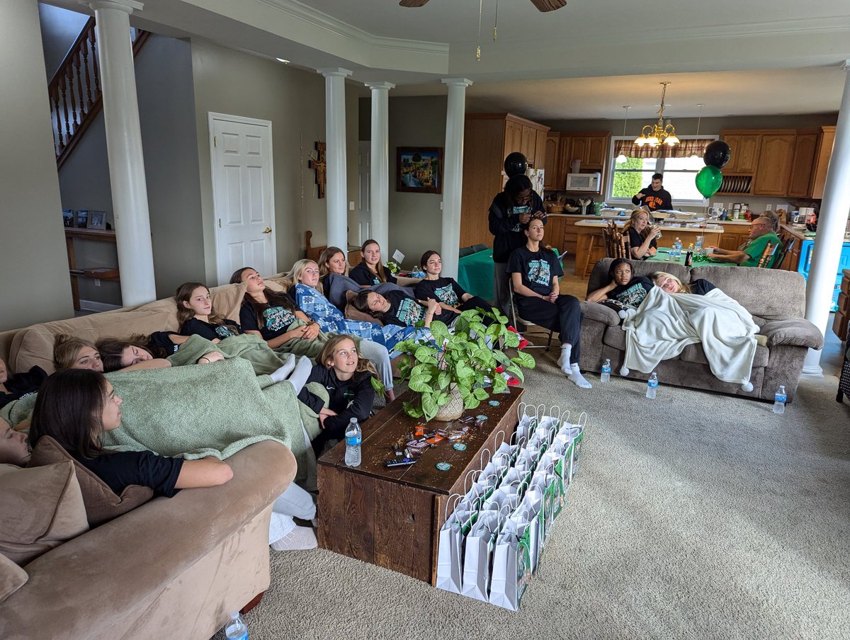 Breakfast, a video message from former players, and one last round of treat bags to cap off this 2024 run 💚

It's a LOOONG wait...we are READY for 7 pm! See you there Yorktown fans! 💪
#EarnedNotGiven

<a href="/IHSAA1/">IHSAA</a> <a href="/YHSAthletics/">Yorktown Athletics</a>