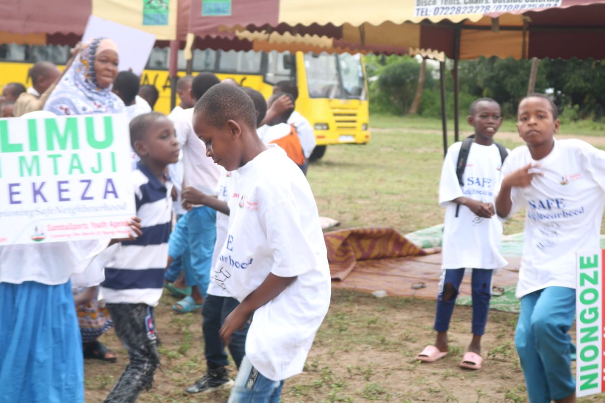Samba4Youth's tweet photo. Magaoni Family Fun Day!

Parents, children, teachers and stakeholders from Magaoni and neighbouring community participated in this fun day activity courtersy of Safe Neighbourhood project supported by Base Titanium.

Full Kujiachilia!

#SafeNeighbourhood https://t.co/Smtxpfhaxe