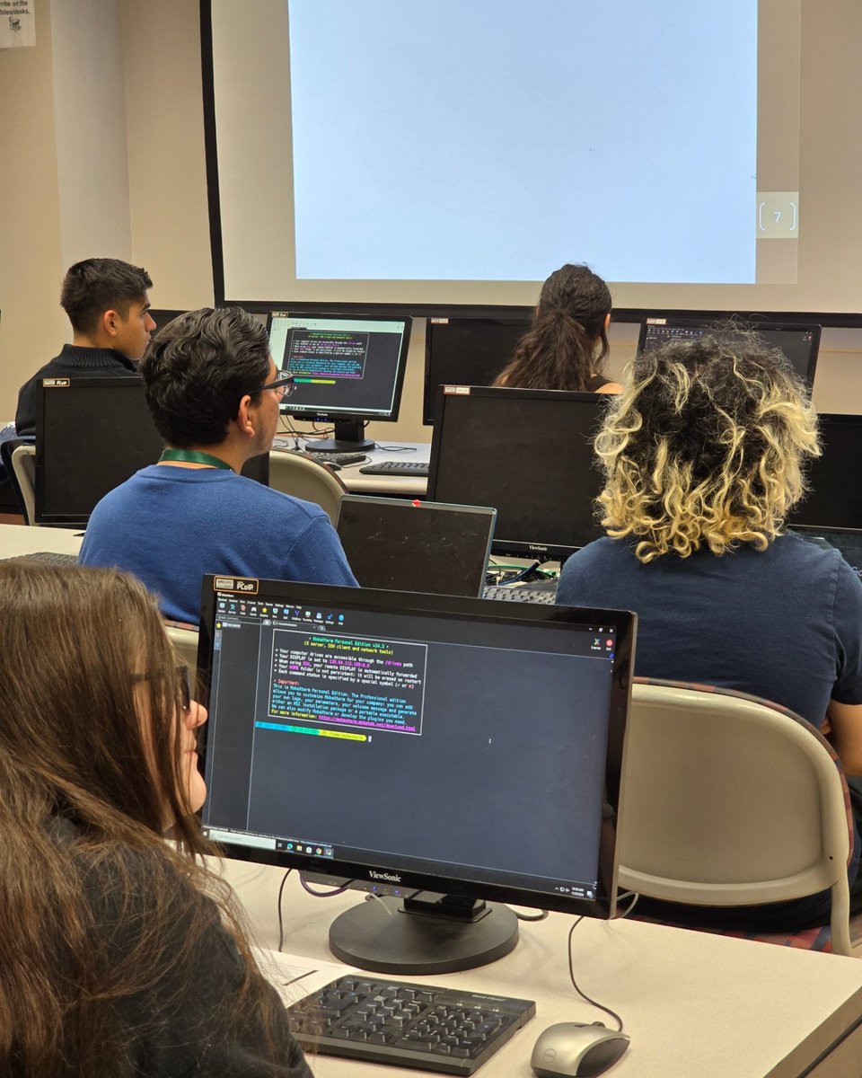 TAMUK_EVEN's tweet photo. 🎉 Success! We had an incredible turnout for our Informatics Certificate Program, with enthusiastic high school students from across the Coastal Bend joining us! 🖥️

 #STEMEducation #FutureLeaders #TechSkills #InformaticsCertificate #DataScience #CareerGrowth #TamukEVEN #Tamuk https://t.co/bnsO9IWOtn