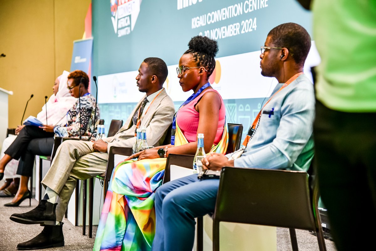 Enriching conversation at #54FacesofAfrica #YouthConnekt2024 event by <a href="/UNVolunteers/">UN Volunteers</a> on what it means to be African.  

Present - Youth from across Africa; ministerial representation from Lesotho, Zambia &amp; Sudan + government delegations from 🇷🇼🇰🇪🇺🇬🇸🇸🇨🇬.

🔗t.ly/9UPPt