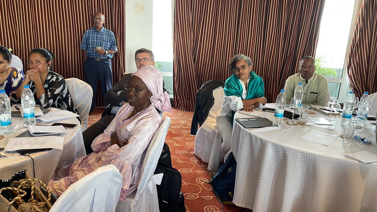 Ce dialogue a rassemblé des acteurs clés, tels que <a href="/francediplo/">France Diplomatie 🇫🇷🇪🇺</a> ,  <a href="/ambafrmada/">France à Madagascar 🇫🇷 🇪🇺</a> , <a href="/expertisefrance/">Expertise France</a> , 
<a href="/AFD_France/">Agence Française de #Développement (AFD) 🇫🇷 🇪🇺</a> , <a href="/Cirad/">Cirad</a> , <a href="/pasteurMG/">Institut Pasteur Madagascar🇲🇬</a> , <a href="/Univ_Reunion/">Université de La Réunion</a> , <a href="/ird_fr/">IRD.fr</a>  et #ETINutrition.