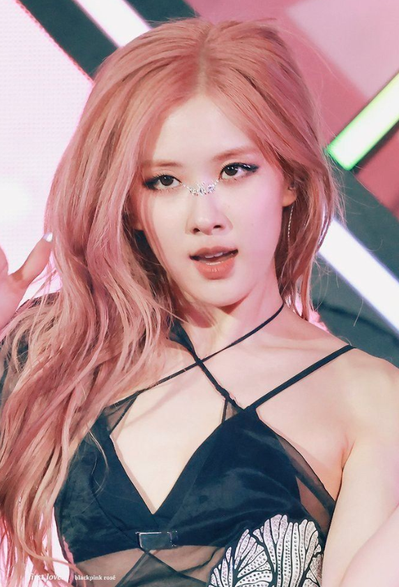 AboutMusicYT's tweet photo. Rosé breaks the record for the highest monthly listeners peak for a kpop artist on Spotify (46.4M). https://t.co/cOgkhPqzqF