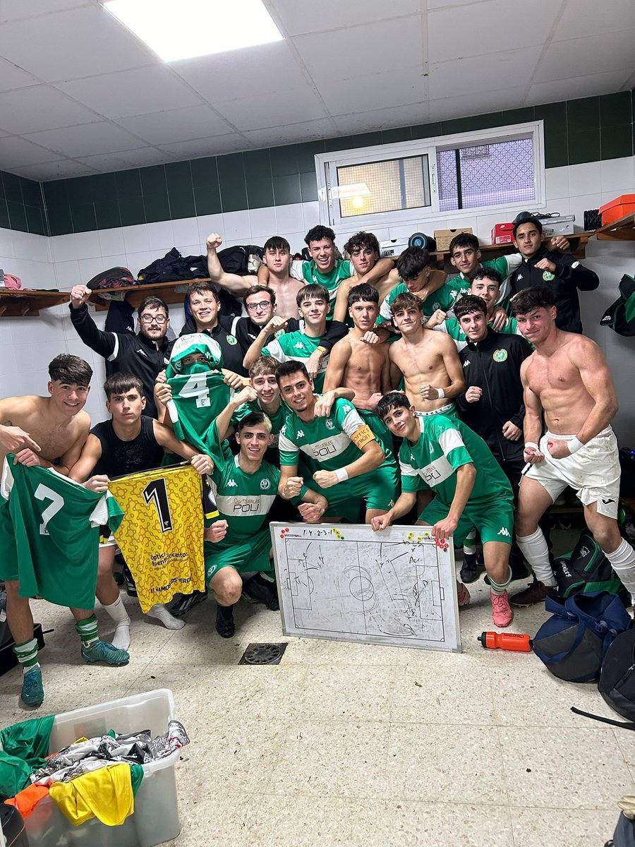 #JUVENILES

FINAL DEL PARTIDO

Victoria importantísima la de hoy para separarnos de los puestos no deseados.
Vamos equipazo!! 💚✅

UDFDC 2 - 0 CP MORALO

⚽️ Barrena
⚽️ Alberto

#VolverACrecer
#CanteraVerde💚