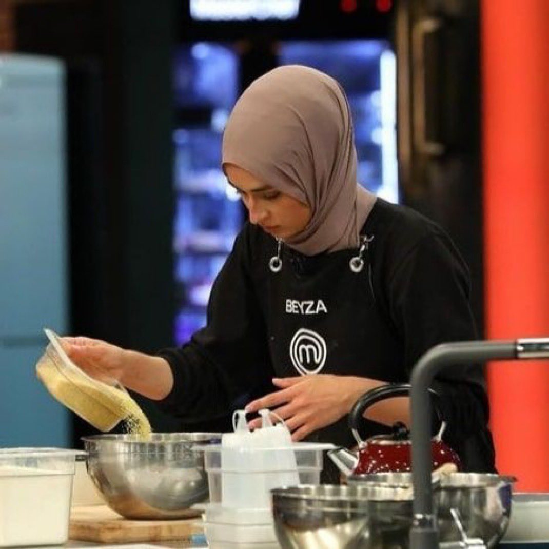 "Güçlü kişi inandığı yolda etrafa rağmen yürüyebilendir 💥"
#beyzahuriaydın #mastercheftürkiye