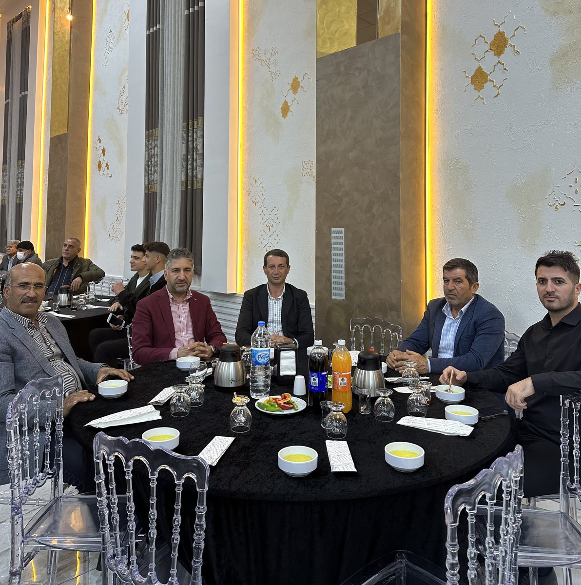 ÖCEMEK ve KIRMIZI Ailelerinin düğün merasimine katıldık.. 
 Yunus ve Beyza kardeşlerime iki Cihan saadeti dilerim..