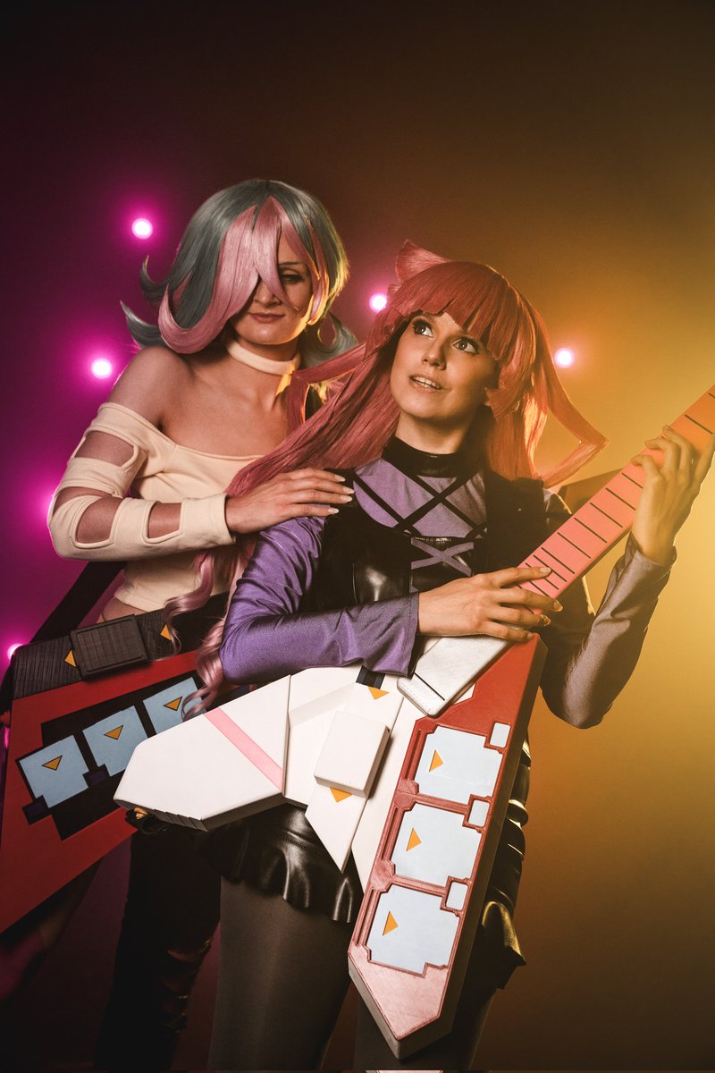 StardustLegacy_'s tweet photo. "Living Dream" 🎸✨️
Princess G: @Wheelerin_94
Romin: me
📸: @OH3_Studios
#yugioh #sevens #yugiohsevens #princessg #プリンセスG #gwendolinepurdy #rominkirishima #霧島ロミン #rominkassidy #遊戯王 #cosplay #yugiohcosplay #sevenscosplay #ラッシュデュエル #yugiohsevenscosplay https://t.co/Hwu3eUey7K