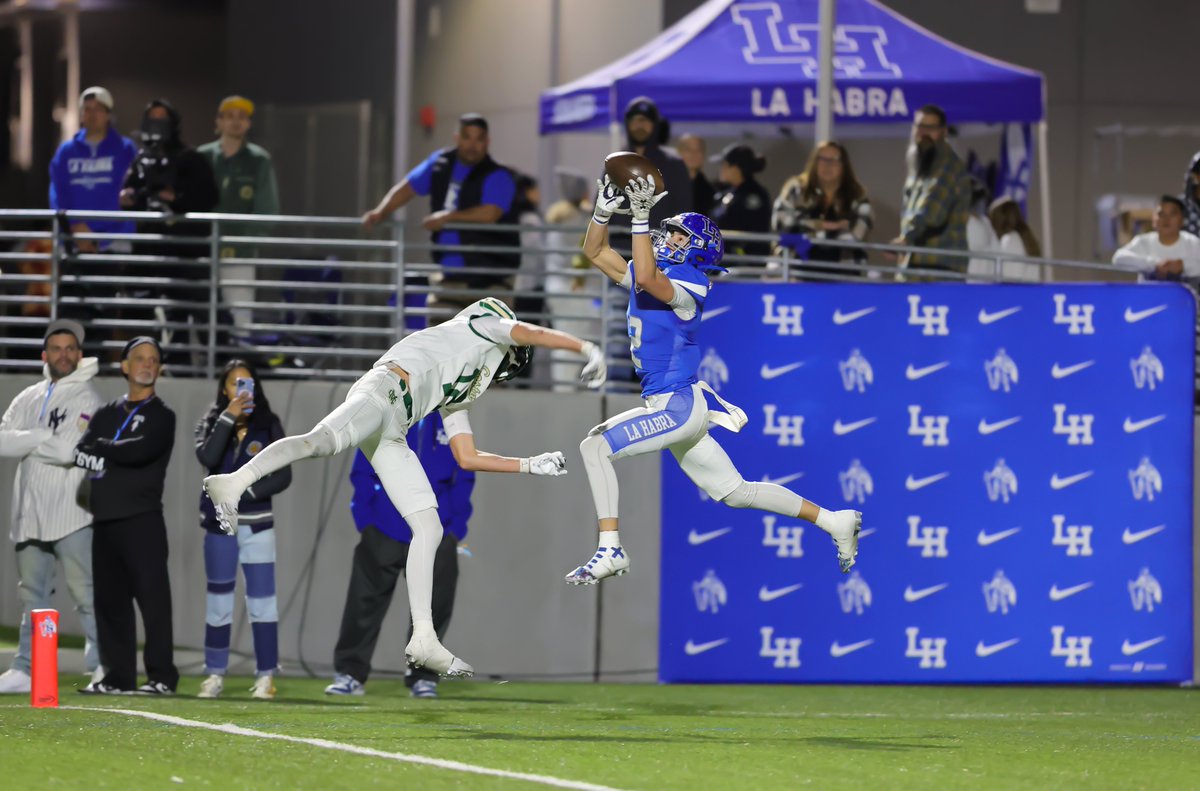 Edgar_Serrano8's tweet photo. Mira Costa vs La Habra Football (CIF-SS Playoff)

For pictures click below:
https://t.co/l2zp4gQkTx

@CIFLACS @CIFSS @LAVarsity @LaHabraFootball @LaHabraHS @LaHabraSports @fjuhsd @LAHABRA_ASB @LHHighlights @LHHighlanders @MiraCostaFB @MiraCostaHigh @MiraCostaHS @JeremySadowski https://t.co/9iMAOJoEeF