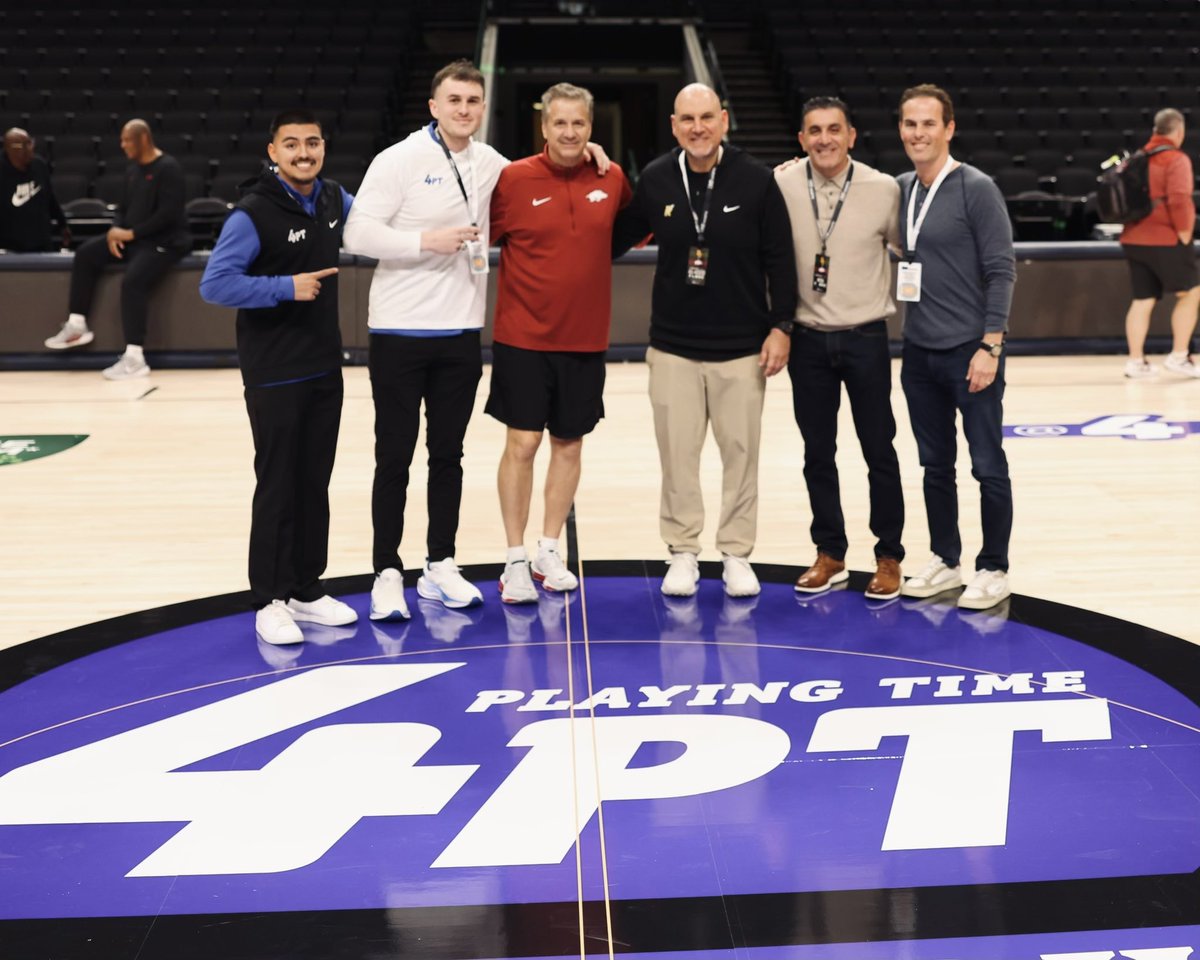 PSPSportsMktg's tweet photo. Pregame preparations with our clients @4PlayingTime ahead of the 4PT Dallas Duel! 🏀

📺 Tune in as Arkansas and Baylor square off tonight at 6:30 pm on ESPNU. https://t.co/E9WCOZWnXW