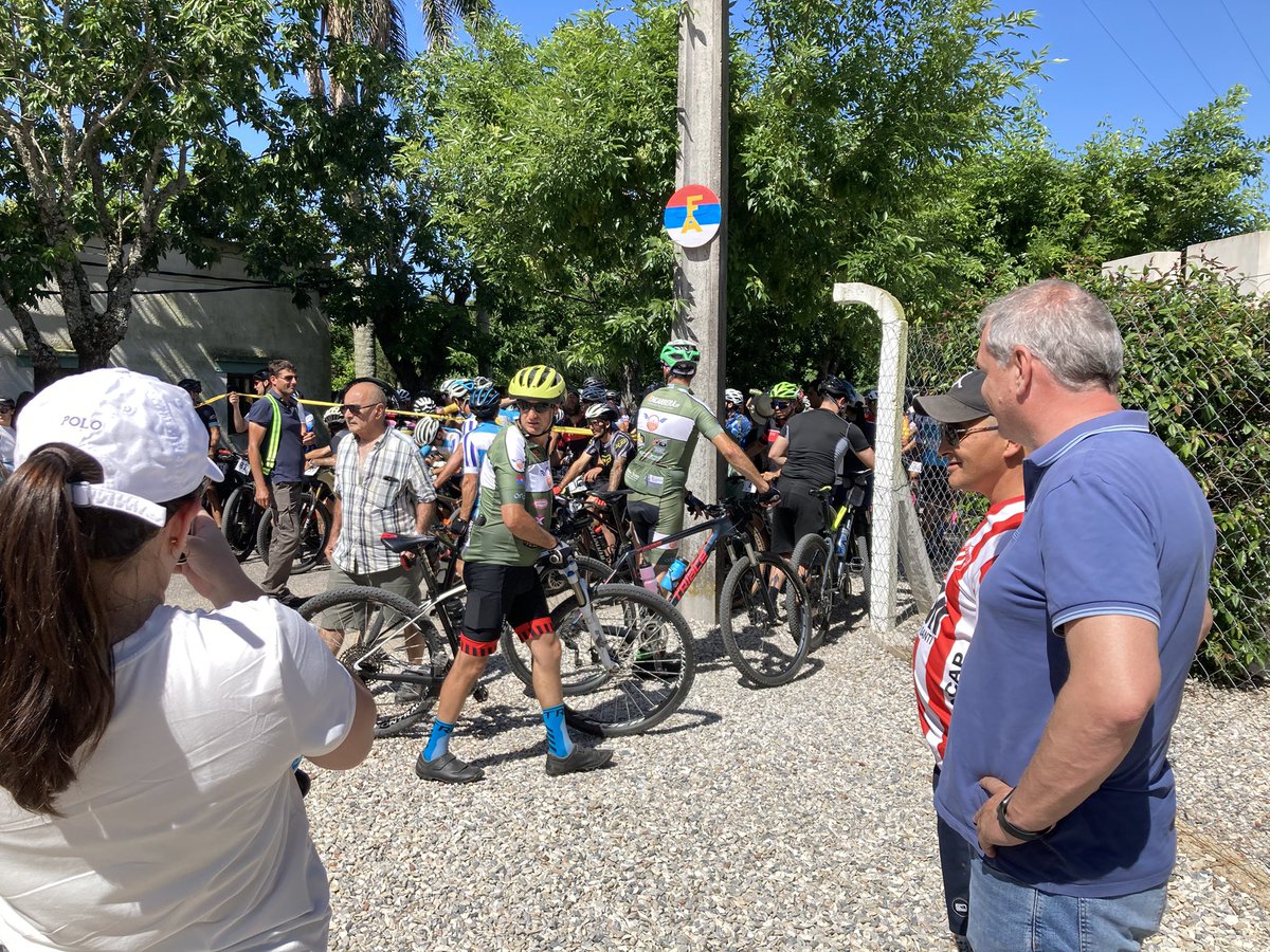 FloridaIDF's tweet photo. Continúan las actividades en la 15 edición de la Fiesta de la Leche; comenzó la carrera de Mountain Bike.
#15FiestadelaLeche #Cardal https://t.co/kxiLaJPrG1