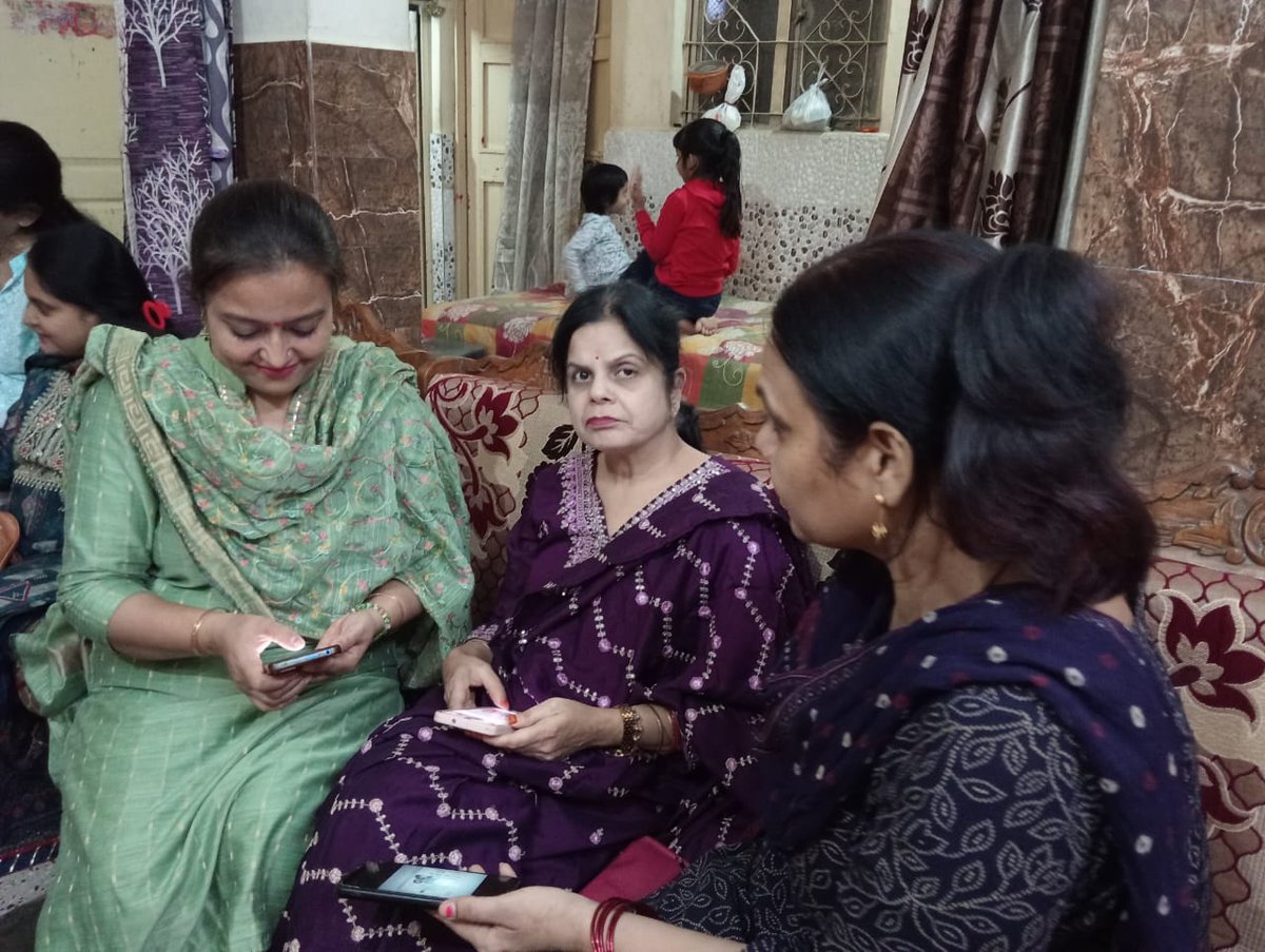 BJPMM4Delhi's tweet photo. दिल्ली प्रदेश अध्यक्ष श्रीमती @richapandey के नेतृत्व में जिला करोलबाग @cpramila69 जी के रंजीत नगर मंडल में #kamalsakhi कार्यक्रम का आयोजन बड़ी संख्या में महिलाएं उपस्थिति रहीं। प्रदेश उपाध्यक्षा एवं प्रभारी @Shobhashukla16 जी का मार्गदर्शन मिला । https://t.co/2Vo0y0eFpO