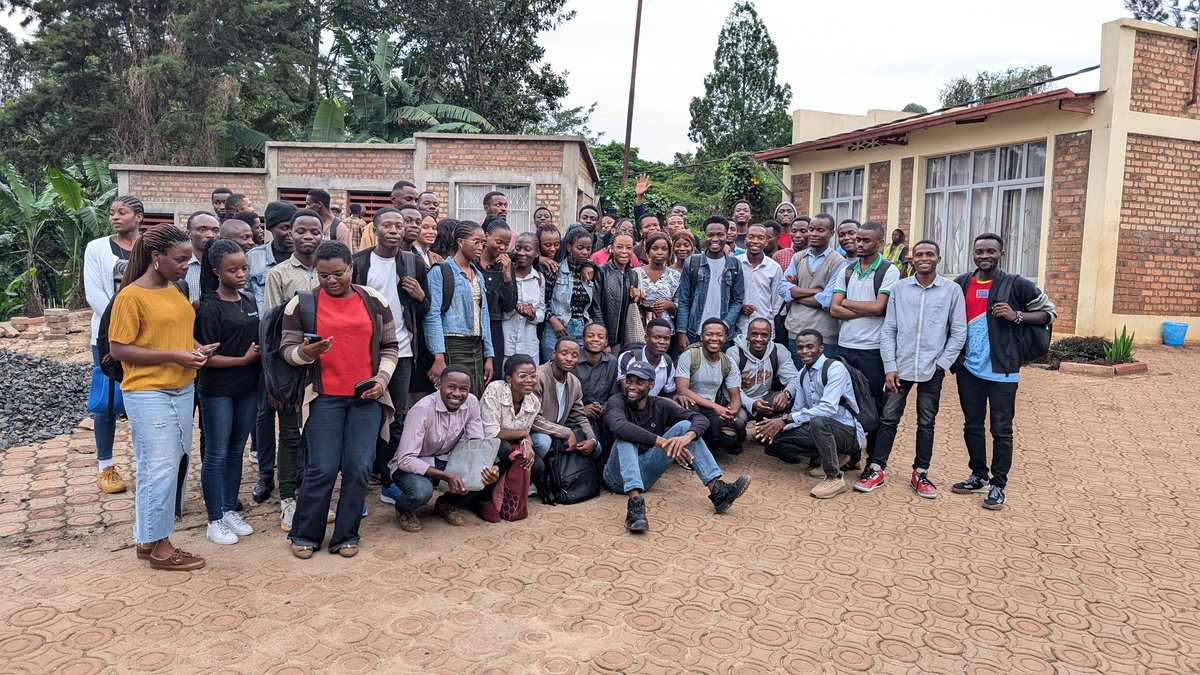 kevinKishikanyi's tweet photo. First week recap done ✅ 
We had to talk about all the issues 🐞that were known during this week💫 and how we'll be practicing the next one 🚀
#malakisi @USEmbKinshasa @CEEProgram @drcmin2 #DrcMind #Programming https://t.co/WJzpBGm2Ue