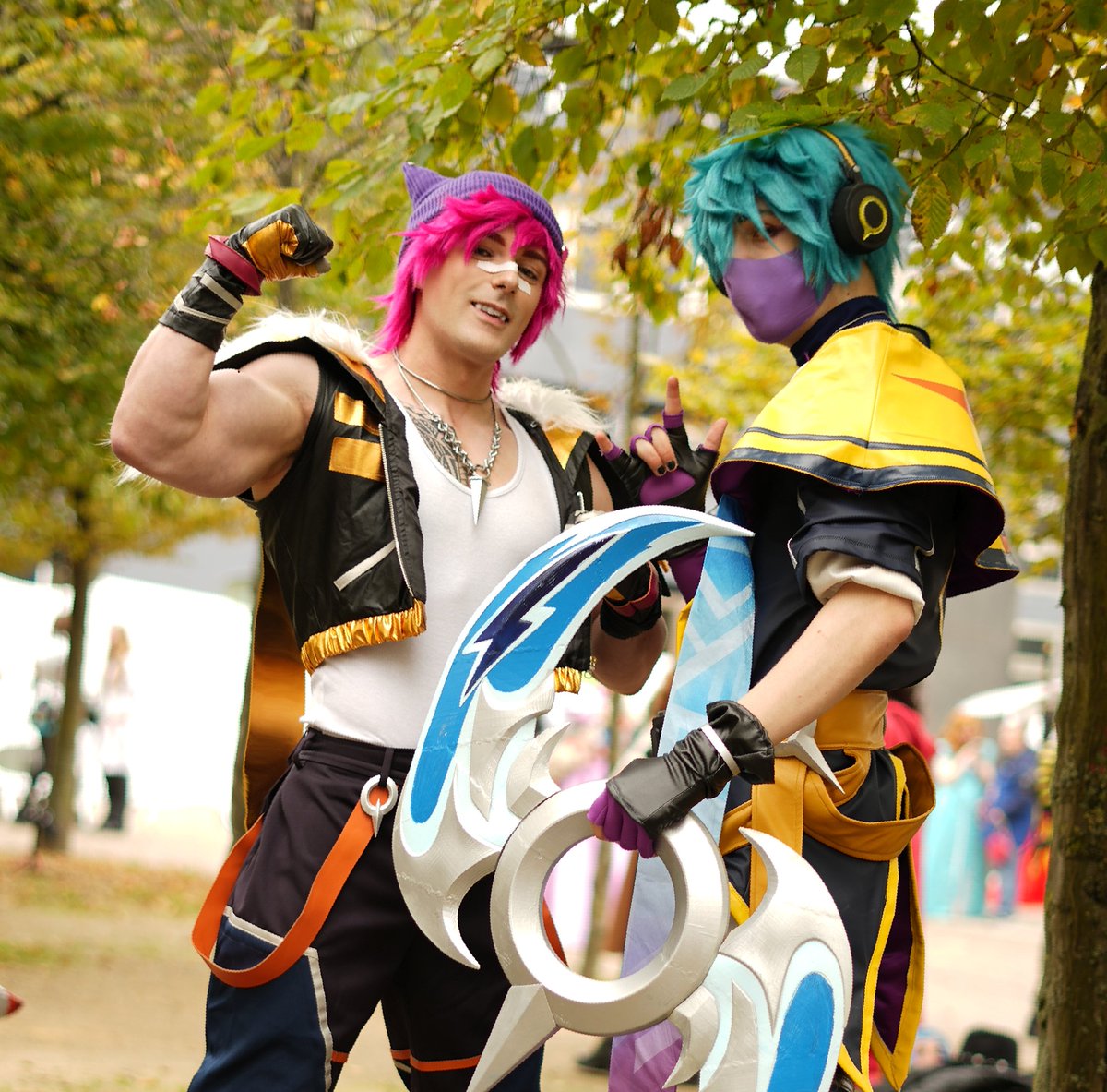 <a href="/riotgames/">Riot Games</a> can we have more #Heartsteel pls 👉👈

Aphelios - <a href="/FlipFloporo/">Flip Flop</a>

#sett #LeagueOfLegends #aphelios