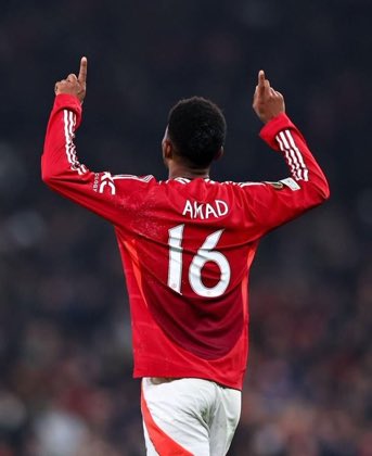 Utd_voices's tweet image. 🚨🎖️| A new contract for Amad Diallo is not IMMINENT, but United wants to work on it - with the player VERY happy at the club.

Rúben Amorim loves working with young talents and Amad is looking forward to that and can’t wait. #MUFC [@FabrizioRomano]