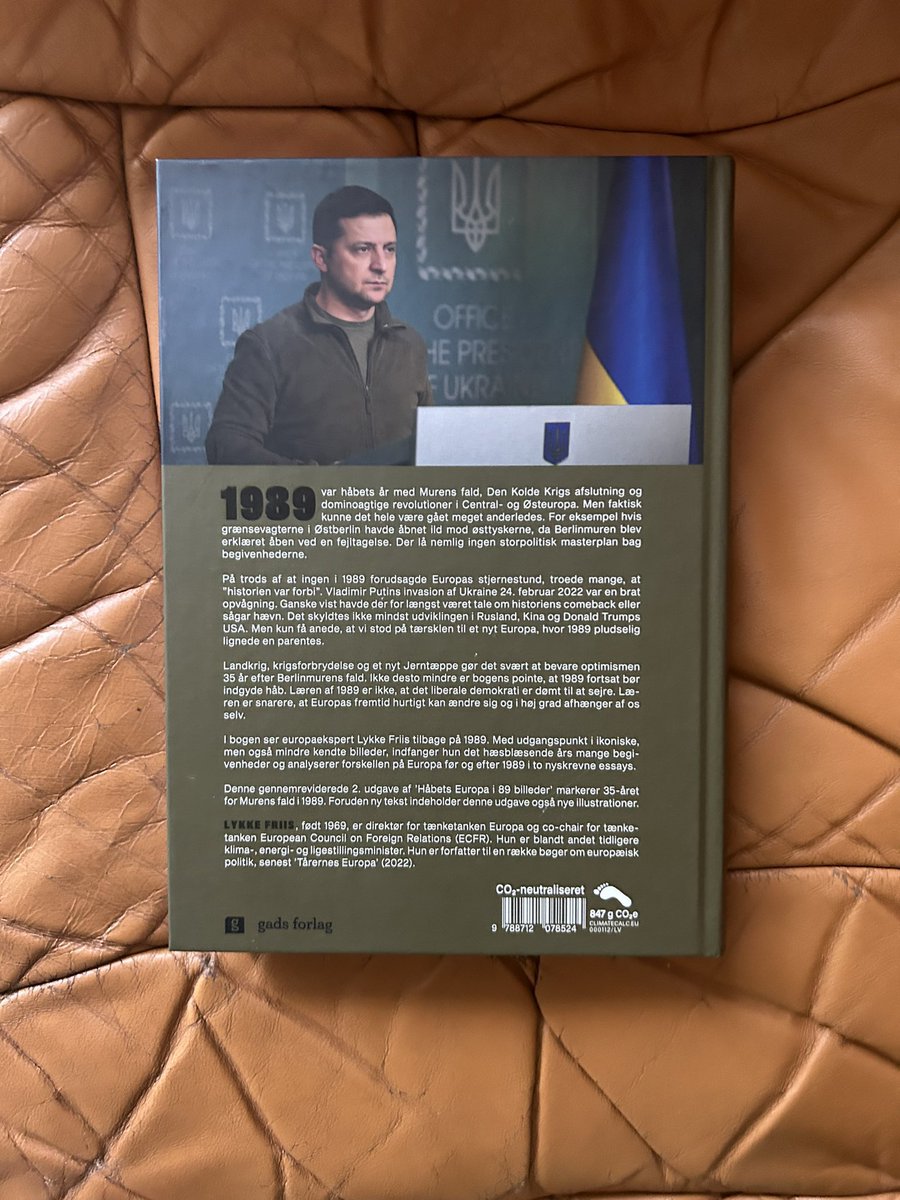 Jeg bruger 35-året for Berlinmurens fald, til endelig og få læst Lykke Friis’s bog, den bog er virkelig ikke kedelig læsning.