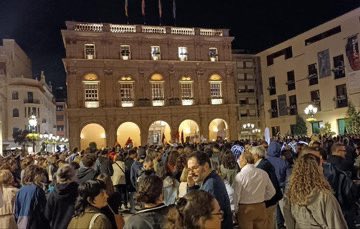 AnyEstelles's tweet image. Tenia raó Estellés: "hi haurà un dia que no podrem més i llavors ho podrem tot". És avui. I és la gent. I són els pobles.