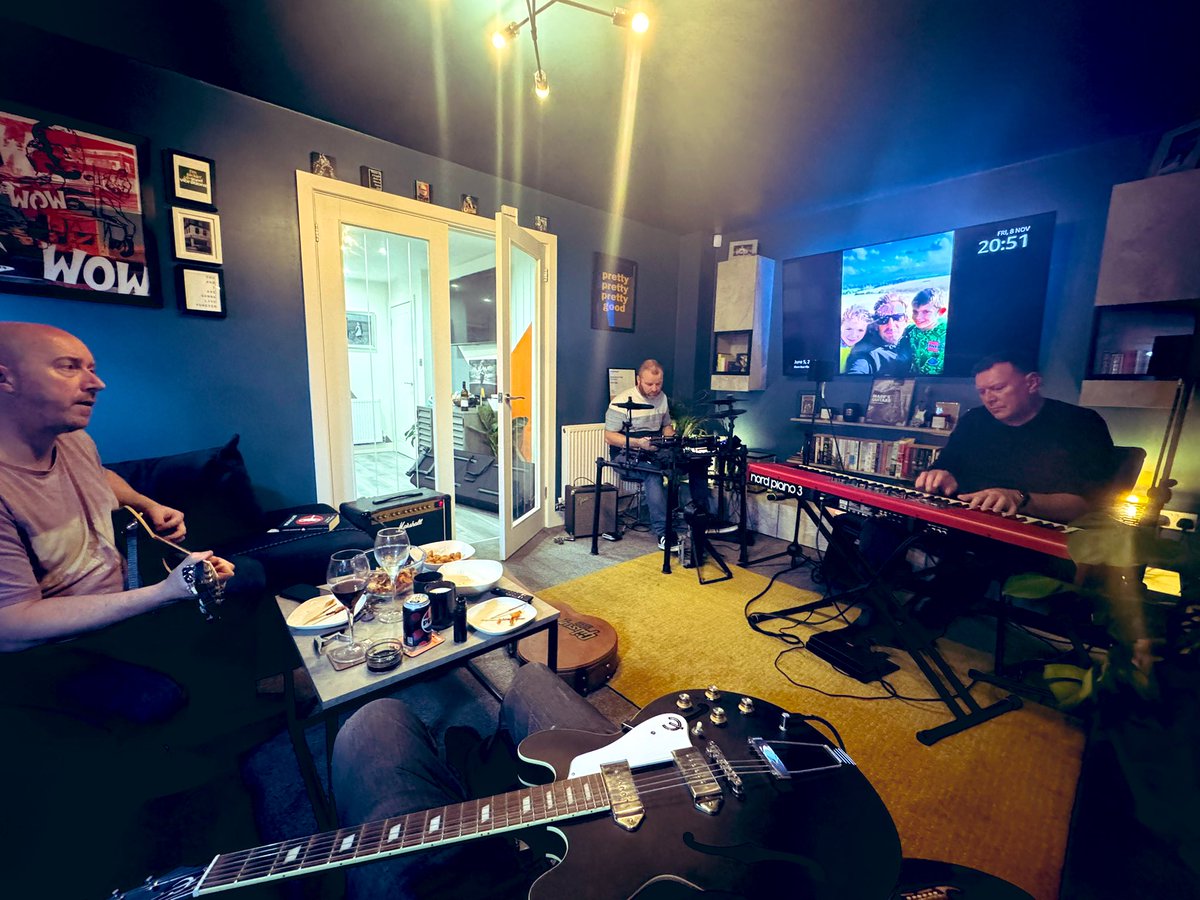 MakerzMark's tweet photo. Never too late in life to start your first band.. https://t.co/5ZUmJlvs8u