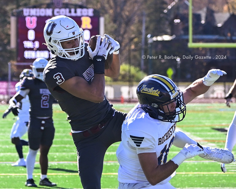 prbarber1's tweet photo. #518sports @dgazettesports @UnionCollegeFB The Garnet Chargers of Union took on Rochester at Frank Bailey Field Saturday. Union leads 20-0 in the 3rd quarter. https://t.co/4M77vq1fDj