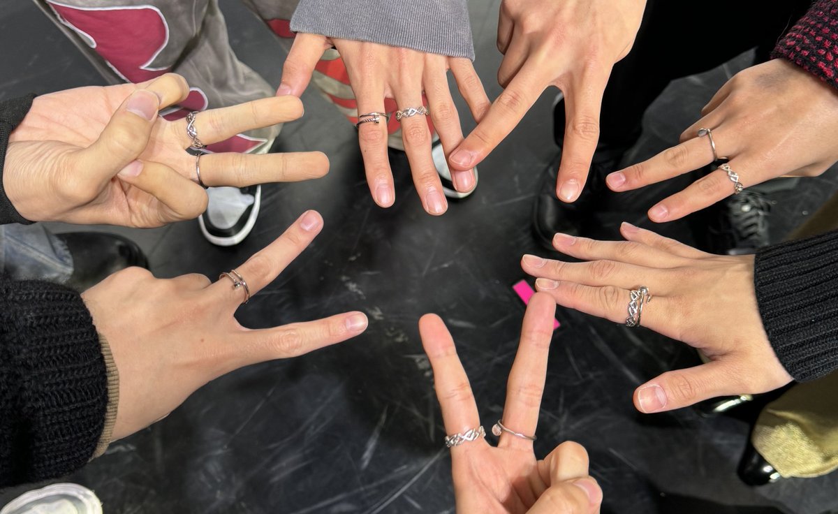 NCTDreamINA's tweet photo. /dreamies foto ber 7 dari semua sisi😭
kaki✅️
tangan✅️
Kepala✅️
dengkul✅️
https://t.co/c3VmpnhdUv