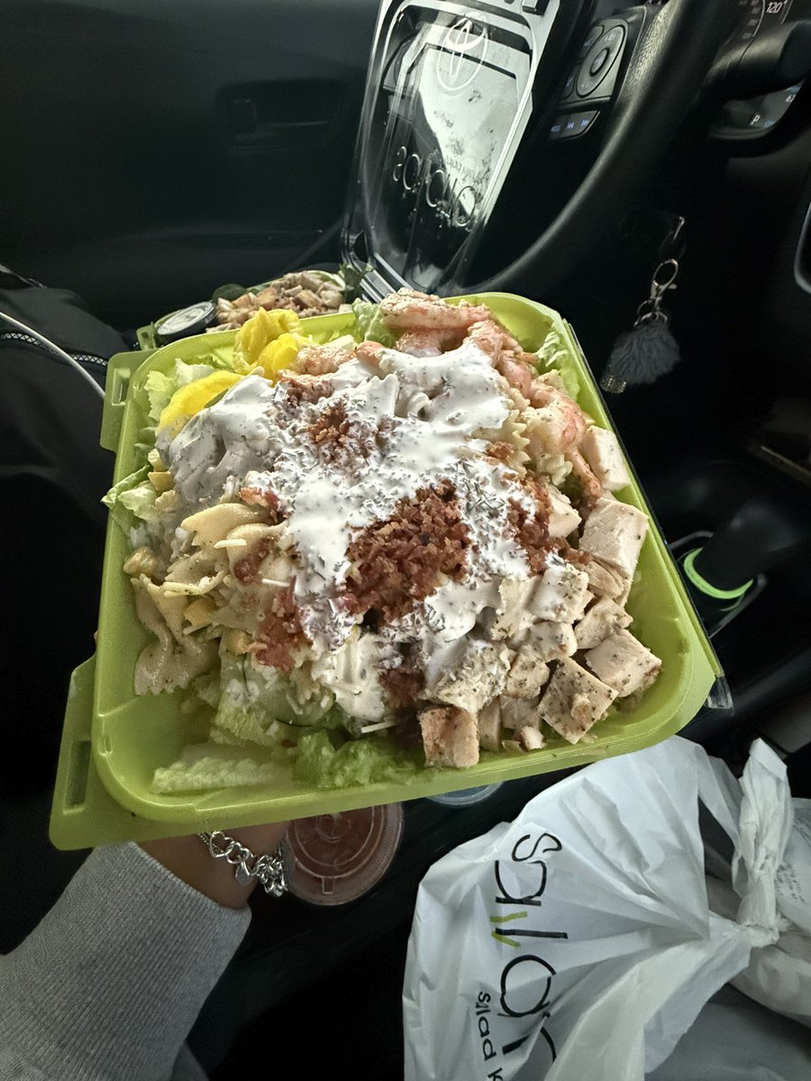 maauriwydd tweet media