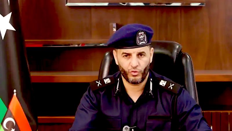 Kuwaity__7r's tweet photo. وزير الداخلية الليبي يعلن عن فرض الحجاب على جميع النساء داخل ليبيا وإنشاء إدارة للاداب وسيمنع سفر النساء دون اذن من ولي امرها مع منع خروجها بزينه ملفته كما اعلن من وضع ضوابط على قصات الشعر للرجال مع اغلاق مقاهي الارقيله ويحذر من الاختلاط بالنساء وقال اللي يبي حرية يروح اوروبا https://t.co/9j2lHDKLZx