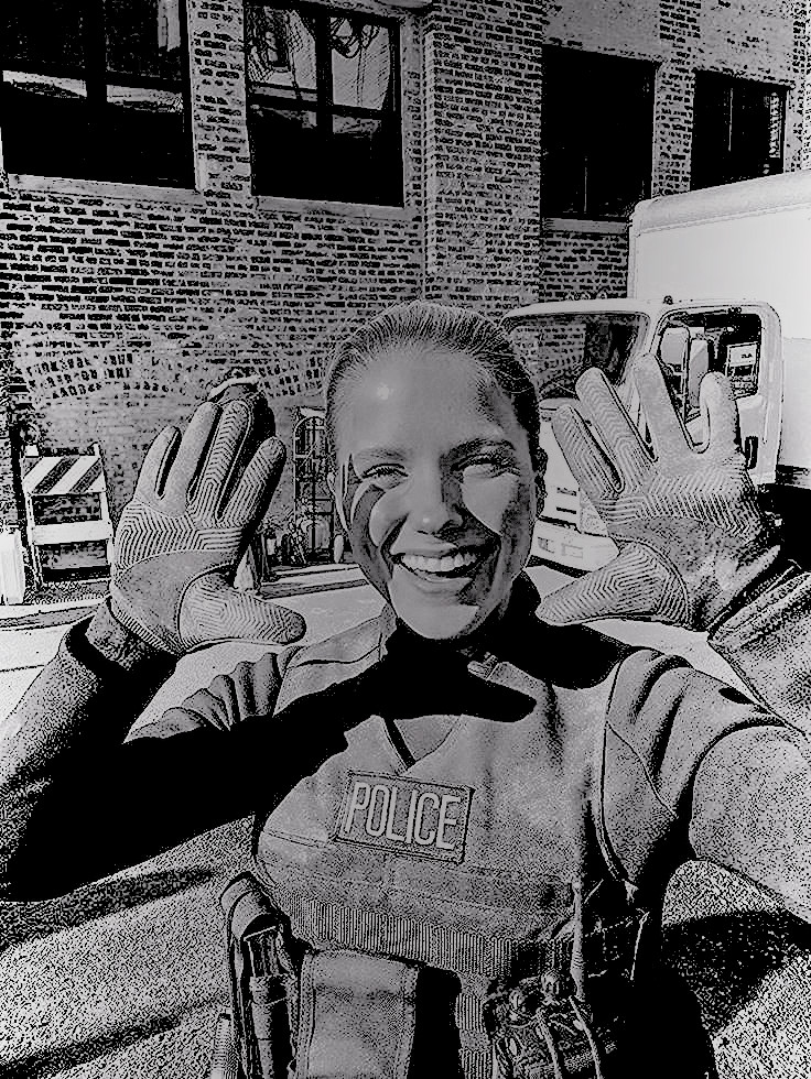 oflntelligence's tweet photo. work  was  a  little  dirty  today.  but  she's  fine ! https://t.co/FsmTCDToCM