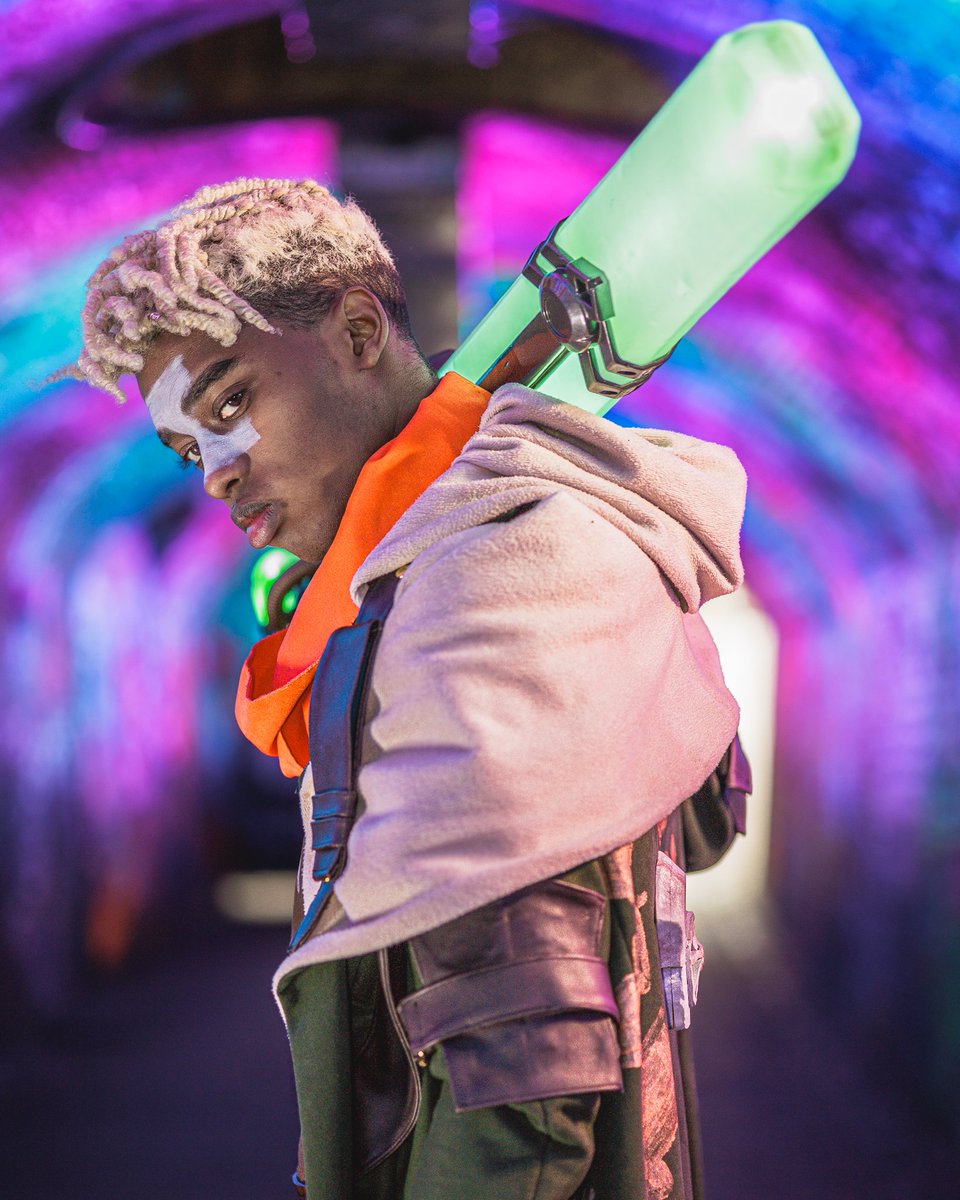 I finished watching the first arc of <a href="/arcaneshow/">Arcane</a> Season 2, and I'm completely blown away! 💎 The animation, the storytelling, the characters-everything is just phenomenal. 

<a href="/riotgames/">Riot Games @ PAX East</a> &amp; <a href="/ForticheProd/">Fortiche prod</a> got me in a cinematic chokehold.

#ArcaneSeason2    #LeagueOfLegends #Ekko