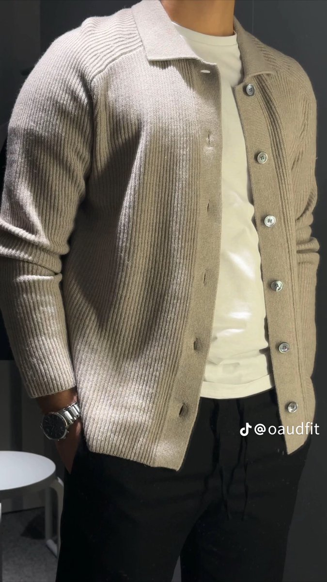 uuuser_c's tweet photo. ce genre de style > https://t.co/XKWi0TBMP6