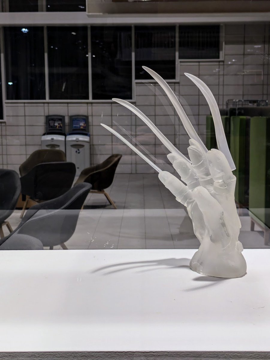 A fab couple of days at the #elmstreetat40 conference at University of Nottingham + was great to be able to show sculpture/ film in development as part of ongoing body of work 'The Krueger Institute'. Huge thanks to the organisers @kierantfoster and Gregory Frame