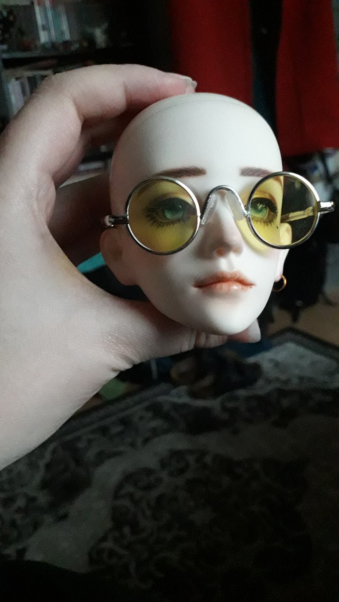 MagicKimera's tweet photo. Today I did the last hand sewing on Vash's black clothes. The only thing missing is his red coat. I also attached two small silicone things to his sunglasses today, so they stay on his nose well.
#trigun #vashthestampede #trigunfan #BJD
 #bjdclothing https://t.co/yq2LV0WGVR