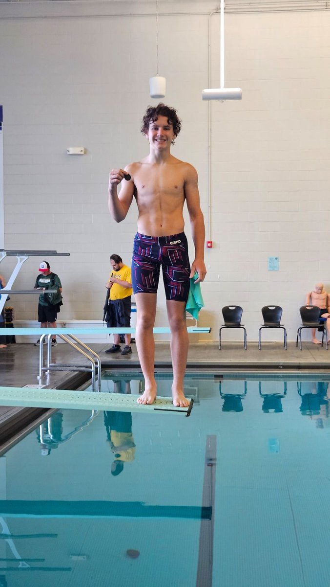 Congratulations to Elijah Quest for finishing 2nd at Districts Diving! Next stop…State