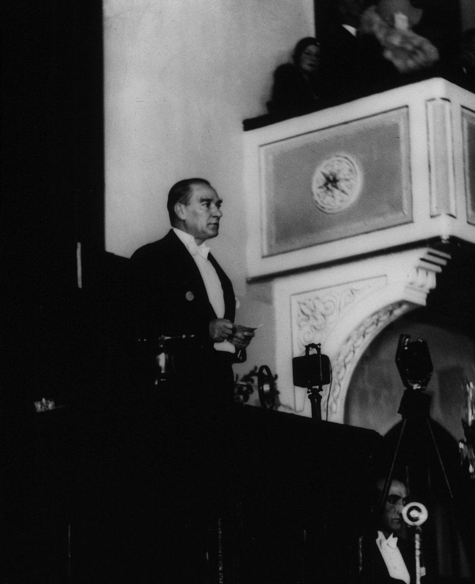 1881- ♾️ 

Türkiye Cumhuriyeti’nin kurucusu ve lideri Gazi Mustafa Kemal Atatürk.

Sevgi ve saygıyla anıyorum.