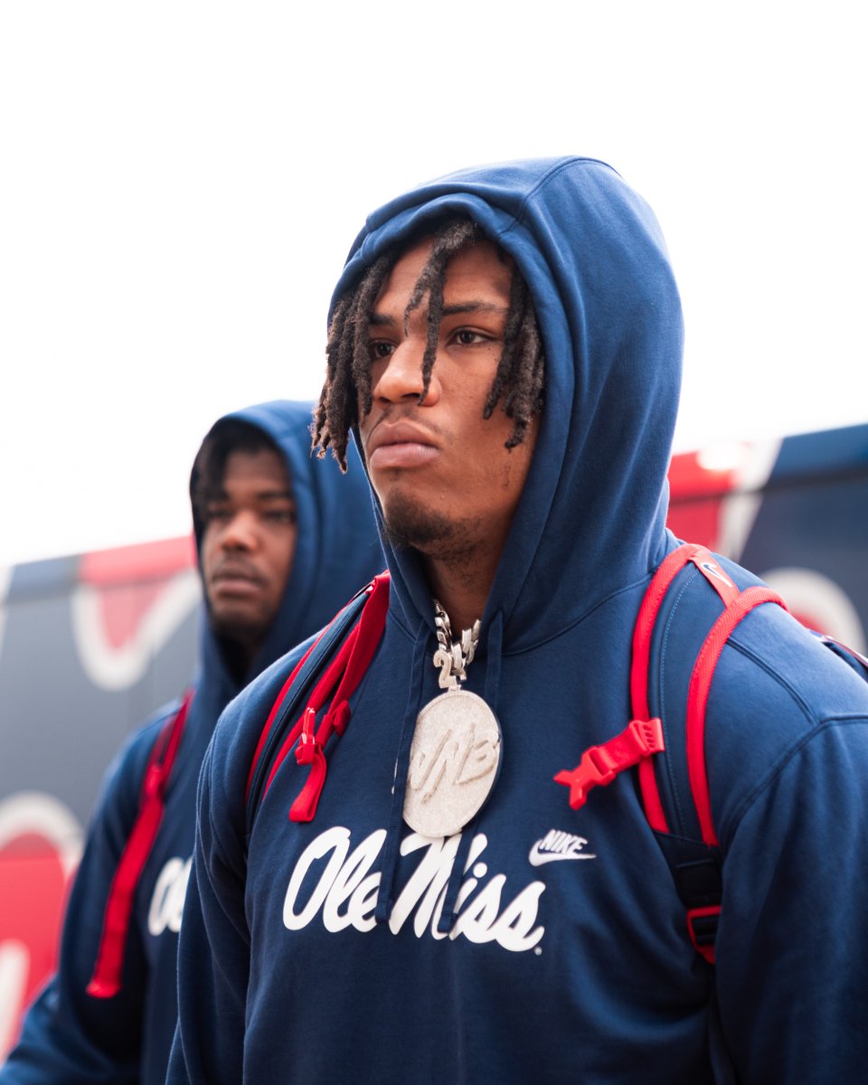 Focused 🦈

<a href="/WalterNolenIII/">Walter Nolen</a> | #HottyToddy