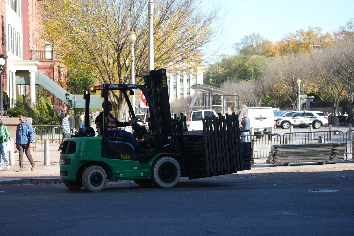 PenguinSix's tweet image. Work crews are removing riot fences from around the White House this weekend.