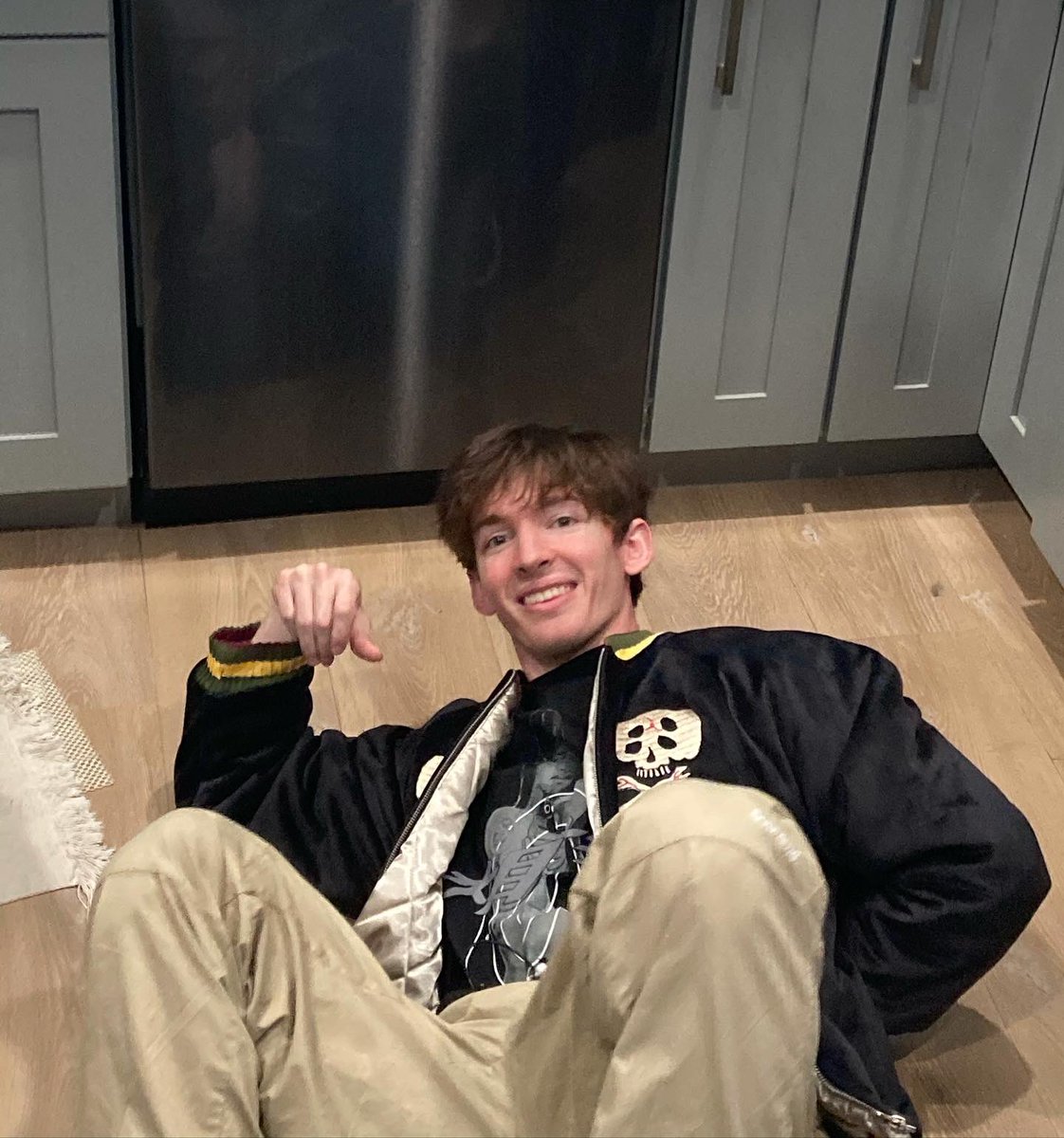 no context to this photo idk why he’s on the floor 😭