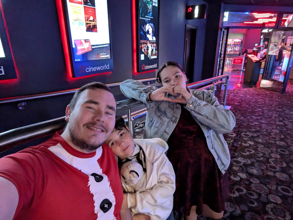 JoshJoshieg98's tweet image. Off to see this one with my brother and sister 😍 #TheRedOne Happy Christmas 🎁⛄ @TheRock