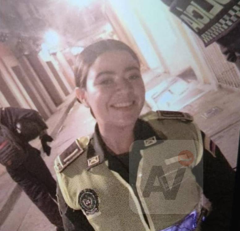 ActualidaViral's tweet photo. 🧵 Abro hilo sobre la noticia de la joven patrullera de la Policía de Cartagena, quien murió en extrañas circunstancias en su apartamento. https://t.co/htc7KufETk