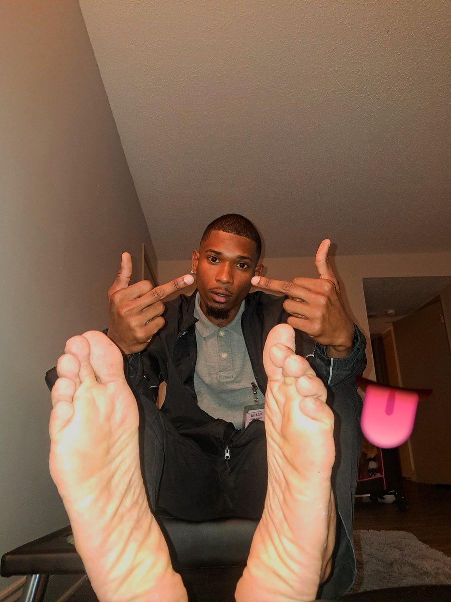 Hrtbrakrr's tweet image. Fresh off work 👃👣