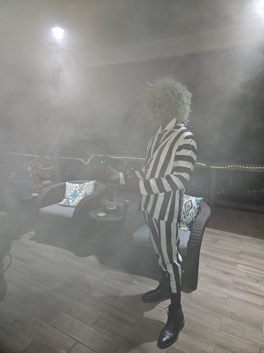 TymanComedy's tweet photo. It’s a Beetlejuice evening https://t.co/WB6dBeIoK0