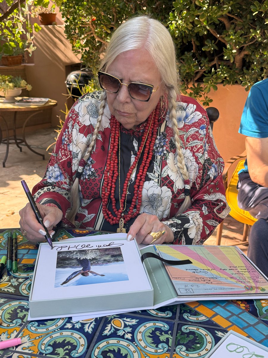 jonimitchell's tweet photo. Enter to win a special Joni Mitchell prize package, including one piece of Joni Mitchell merchandise and The Archives - Volume 4: The Asylum Years (1976-1980) CD and LP Highlights box, both signed by Joni herself. Find out all the details on how to enter here: https://t.co/hDDoPx0POi

*Campaign ends Friday, Nov 1.