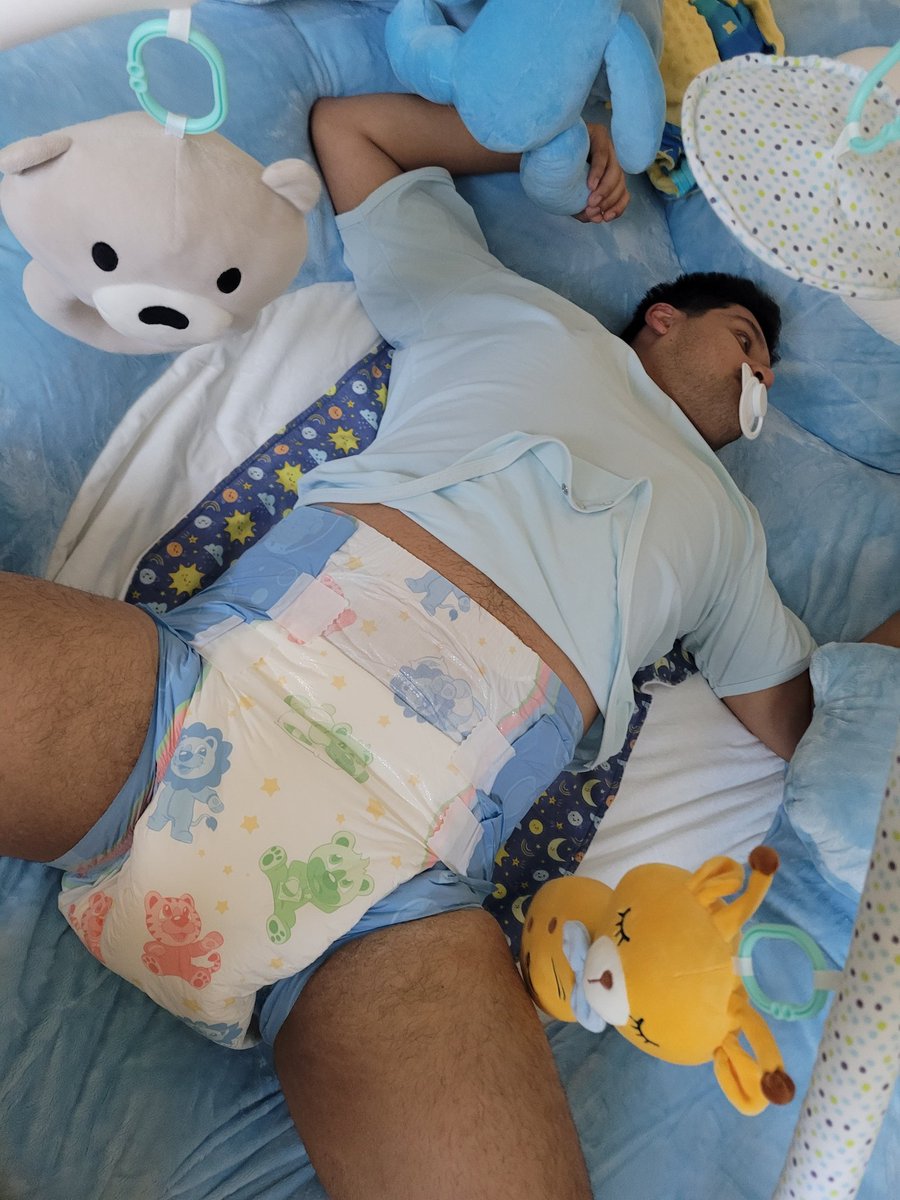 Such a baby boy 🥺

#abdl #adultbaby #diaper #diaperboy #diaperlover