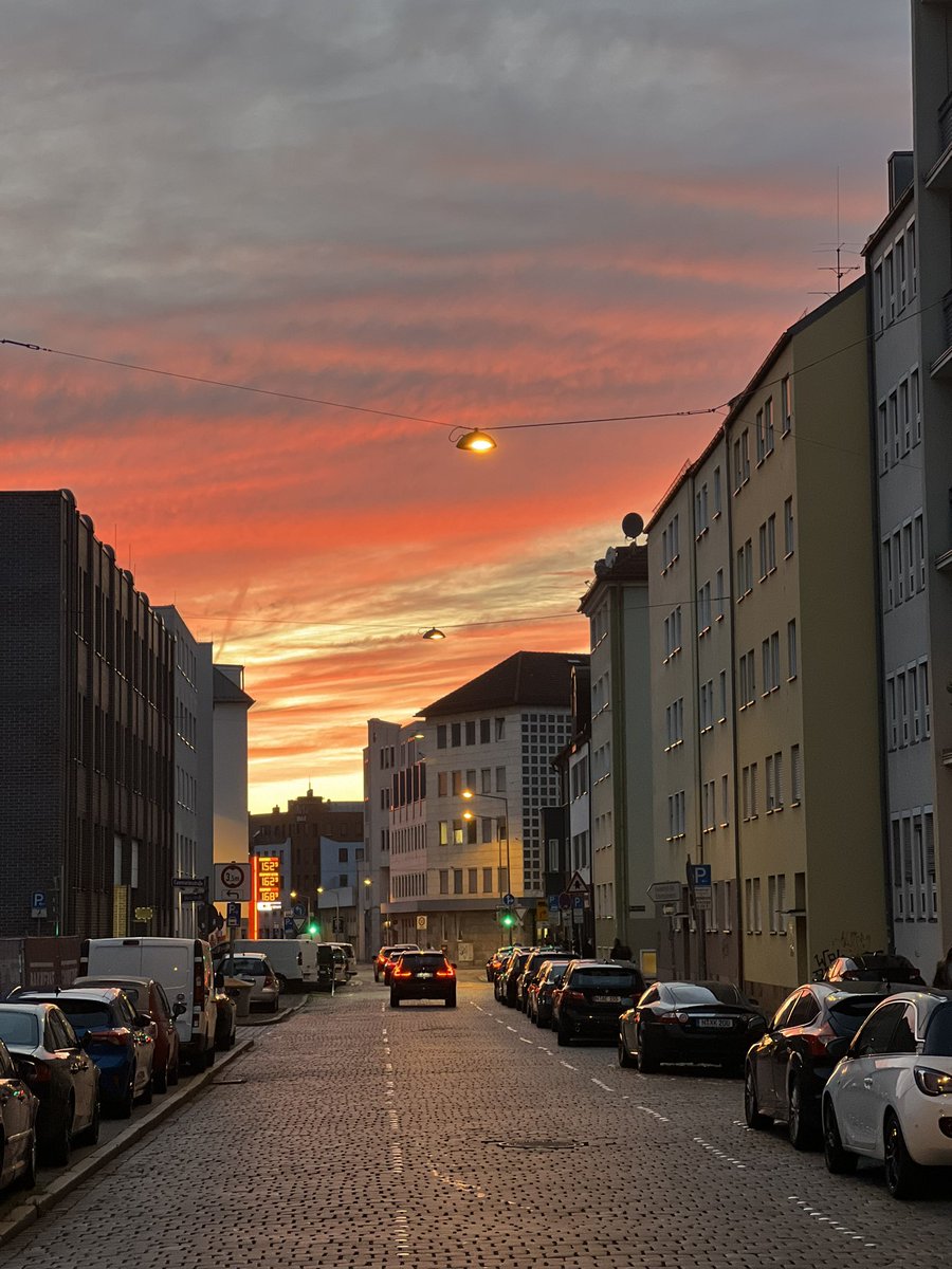 Spot_On_Auto's tweet photo. Best of 2024 sunsets.

Thatvwas his magic - he could still see the sunset, even on the darkest days.😊 https://t.co/k2ZVzccUX1