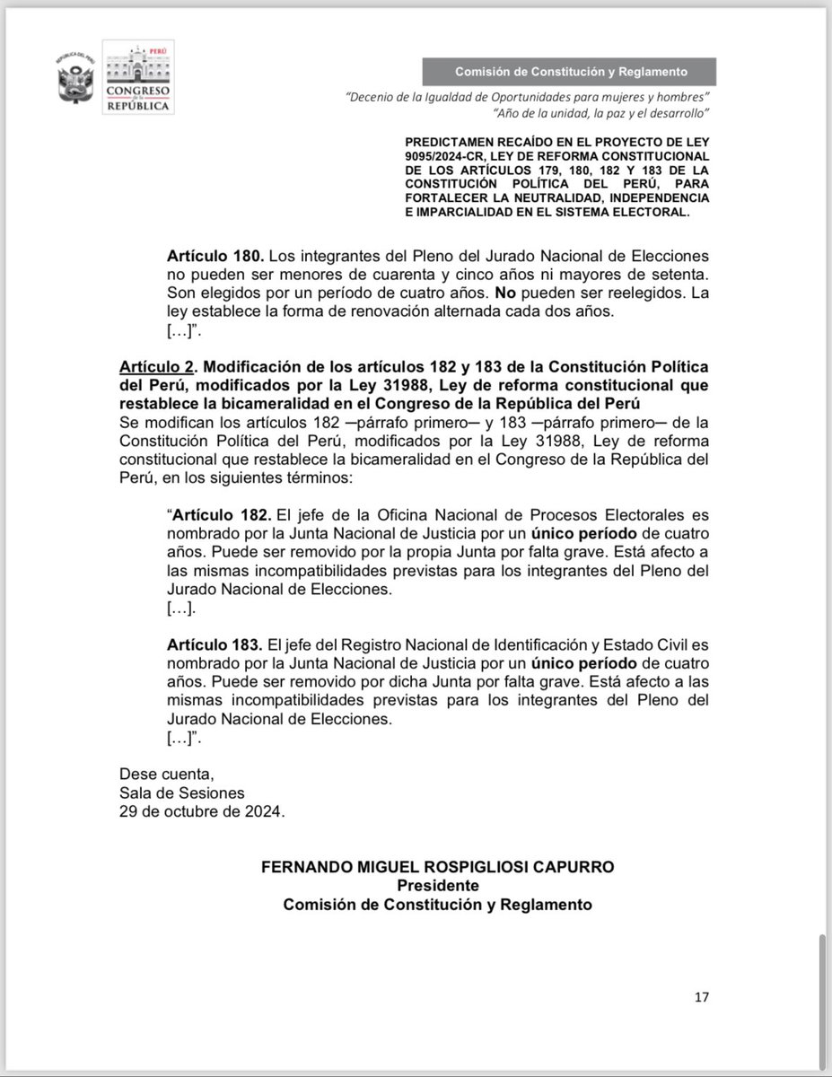 Epicentro_TV's tweet photo. Congreso pretende cambiar la elección del presidente del Jurado Nacional de Elecciones y eliminar la reelección de los jefes de ONPE y Reniec. En este predictamen que se debatirá mañana establecen que el presidente será elegido por el pleno; hasta ahora, esa responsabilidad siempre recae en el juez supremo delegado por el pleno de la Corte Suprema. Además, modifican las reglas para los jefes de ONPE y Reniec, a quienes les prohíbe la reelección.