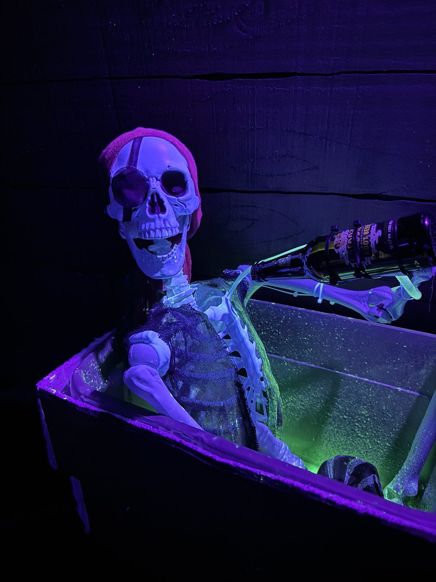 GroffJanelle's tweet image. Honors Engineering III students took this year’s Pirate ship haunted house theme to a whole new level.  Thank you Jason Shields!  Talk about Power 5 skills in the classroom!!!