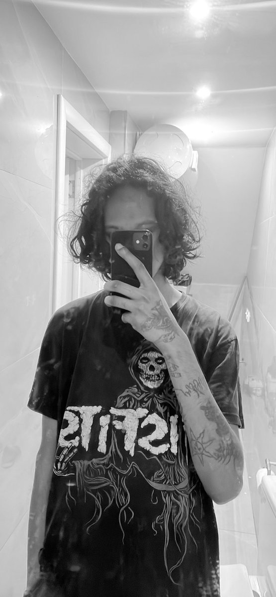 Maybe_Not_GrunK's tweet photo. Nobody likes you when you’re 23 
~Blink 182

#BirthdaySucks https://t.co/4BFVIjnfXw