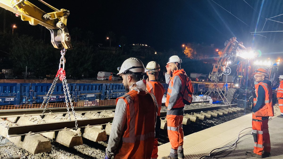🚆Visite du chantier <a href="/SNCFReseau/">SNCF Réseau</a> de renouvellement de la voie ferrée au niveau de la gare🚉 d' <a href="/antibes_jlp/">Antibes JLP</a>

Une opération nécessaire à 1,5 M€ sans impact pour les voyageurs du quotidien

🚦15 jours de chantier de nuit 👉🏼 pour refaire 600 m de voies🛤️

#ElusLocaux #Mobilité