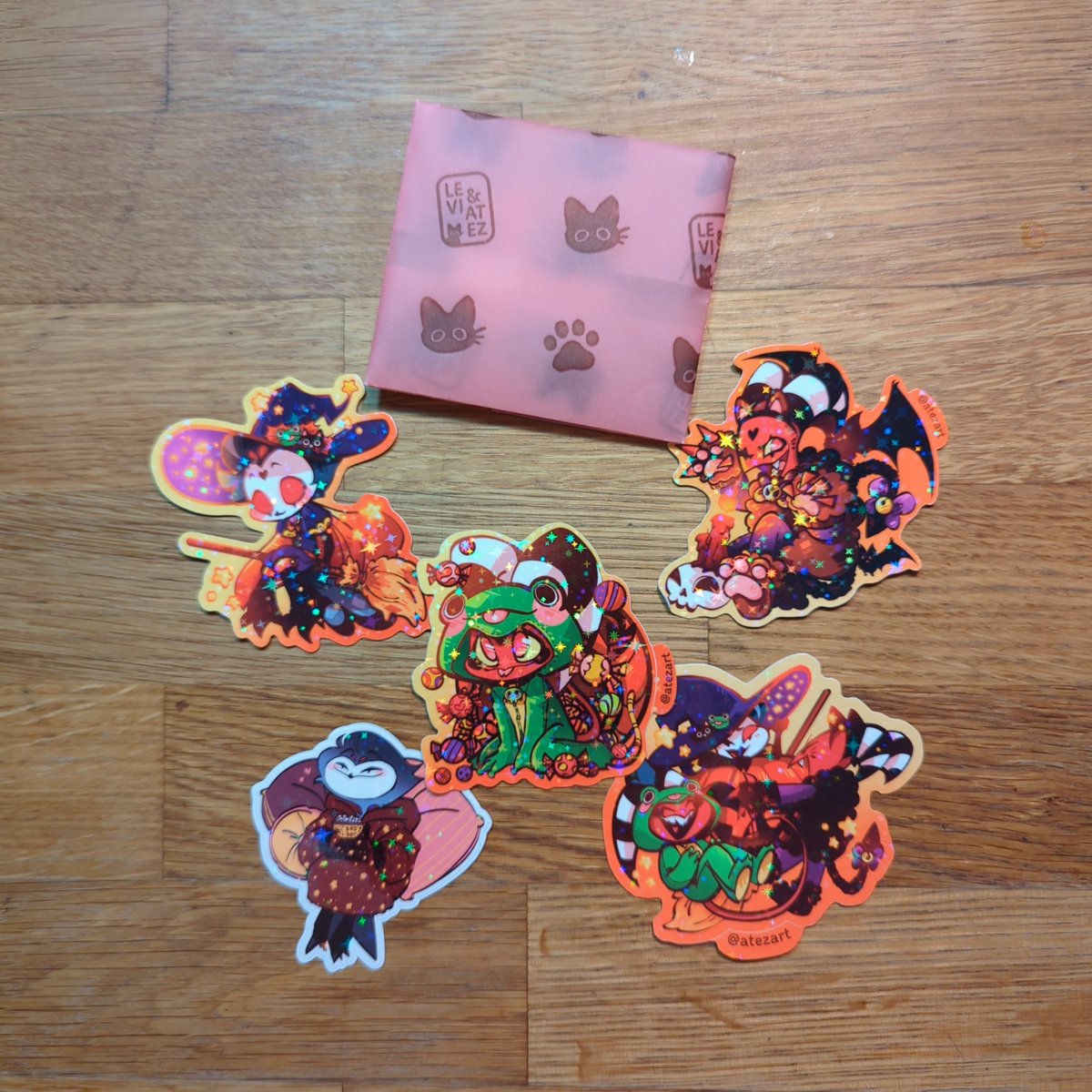 My order from <a href="/atezart/">atezart (HB Circus AU🎪)</a> came and it's so adorable! Thank you so much for making these.