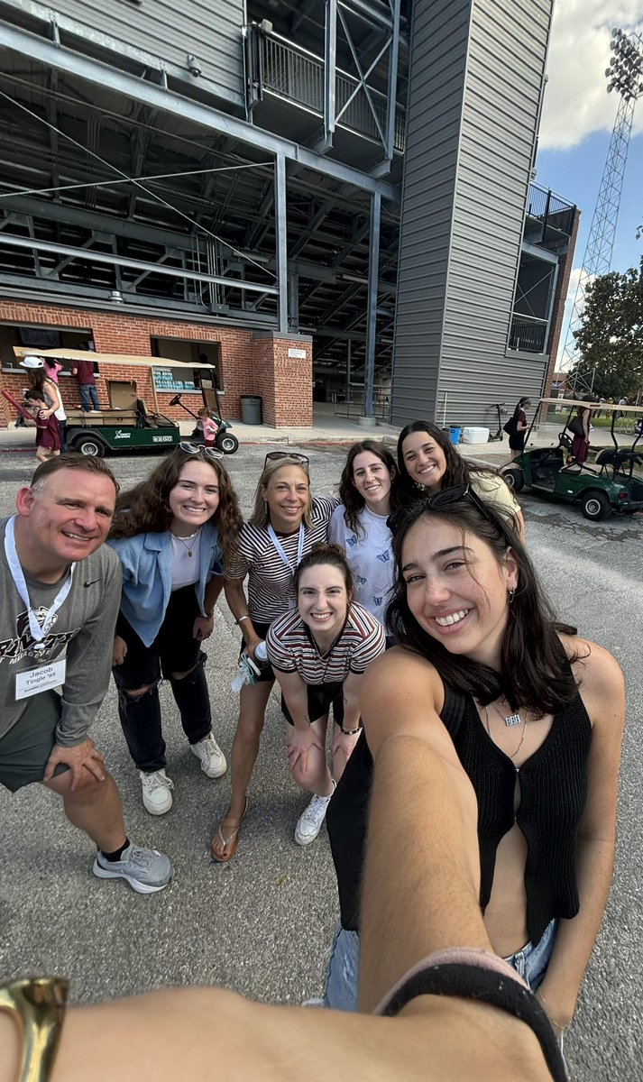 angelabreiden's tweet image. So wonderful to get to see beloved former students + fellow alumni  = a lot of amazing @TrinityUAlumni &amp;amp; staff &amp;amp;  faculty &amp;amp; families  @Trinity_U for #TUAlumniWeekend. Incl @tu_eddept  &amp;amp; MAT &amp;amp; #SportinEngland &amp;amp; @TUVolleyballTX &amp;amp; history of women’s athletics @TrinityUTigers.