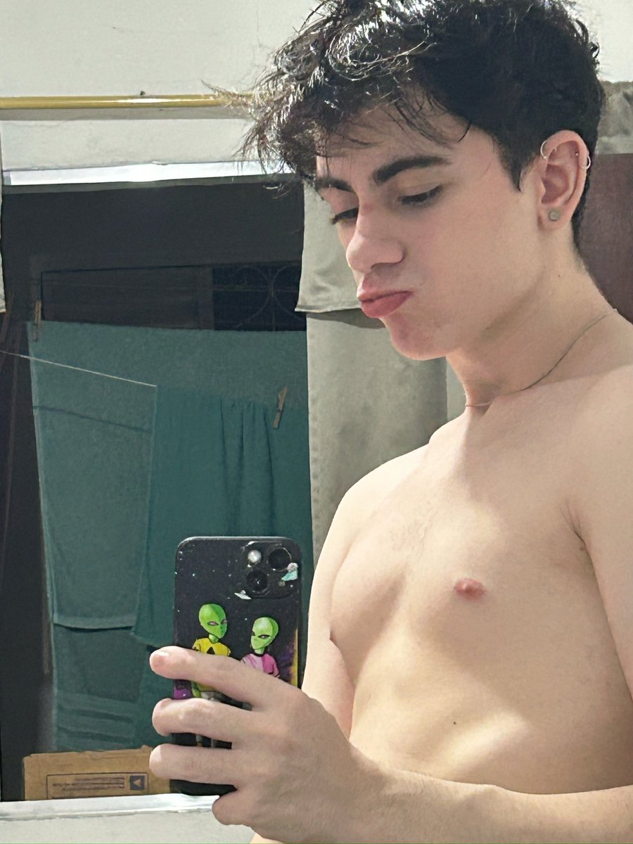 lipyzx2's tweet image. Sou ativo, mas não sou machão nem pauzudo.
Tenho uma voz doce, uma rolinha modesta e uma pegada carinhosa. Beijo bem e não só na boca. Ideal pra quem quer dar o cy e não sair traumatizado…❤️