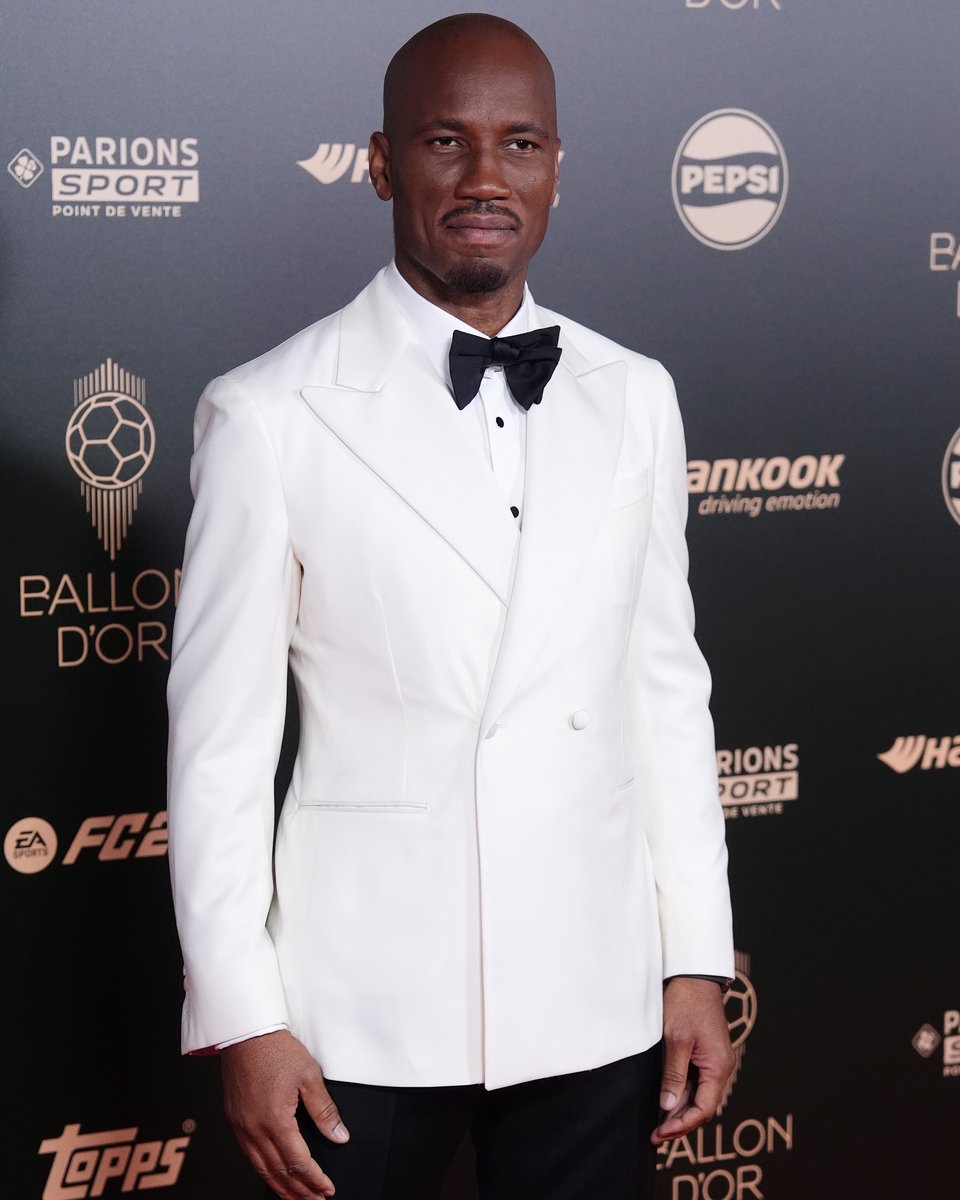 ChampionsLeague's tweet photo. Drogba drip 👔

#UCL | #ballondor https://t.co/hJS9HVX3rC